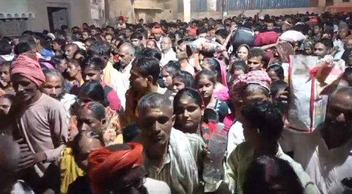 14 कोसी परिक्रमा-राम नगरी में उमड़ा आस्था का सैलाब, रात भर चलता रहा आस्थावानों का रेला, 14 कोसी परिक्रमा-राम नगरी में उमड़ा आस्था का सैलाब, रात भर चलता रहा आस्थावानों का रेला,