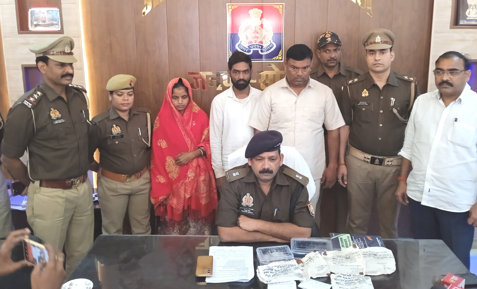 मादक पदार्थों की तस्करी करने वाले 3 नफर अभियुक्त को किया गिरफ्तार, कब्जे से 120 ग्राम हेरोइन बरामद मादक पदार्थों की तस्करी करने वाले 3 नफर अभियुक्त को किया गिरफ्तार, कब्जे से 120 ग्राम हेरोइन बरामद