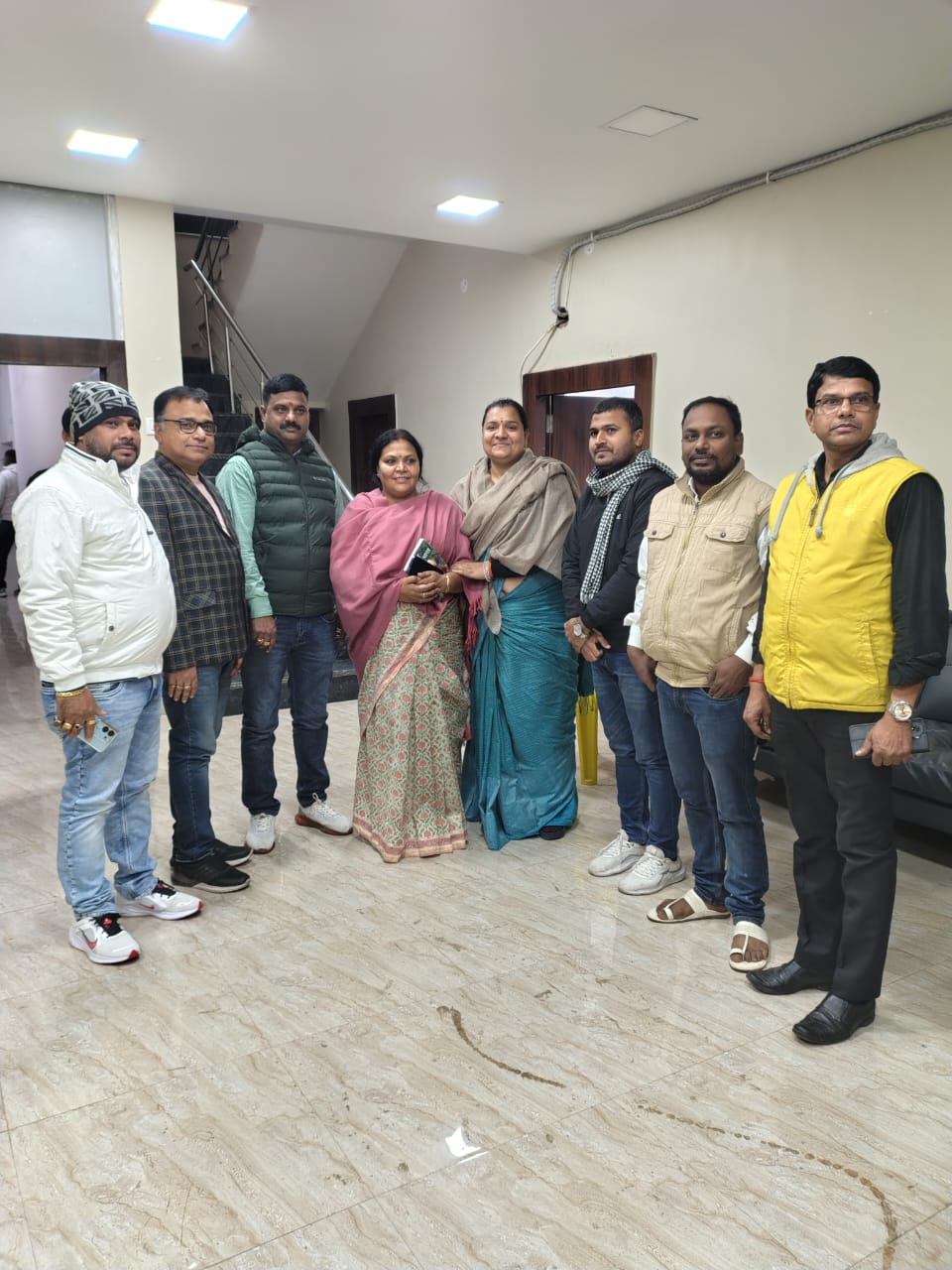 विस्थापित क्षेत्र की 19 गांवों की समस्या को लेकर ग्रामीण विकास मंत्री से मिली बोकारो विधायक