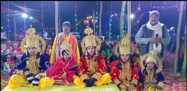 सिंदुरिया गांव मे संचालित रामलीला मे माता सीता श्री राम विवाह के साथ हुआ समापन