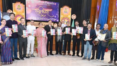 लिखूं कि ज़िंदगी तुम्हारे बाद तुम्हें याद करे…’पुरानी स्मृतियां संजोए 33 साल बाद अपने स्कूल पहुंचे डीपीएस बोकारो के प्रथम बैच के विद्यार्थी, ताजा कीं यादें