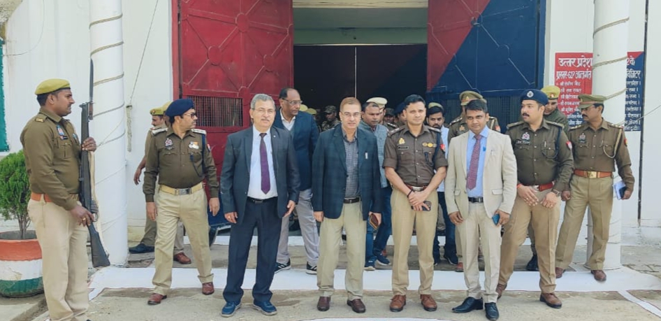 जिला न्यायाधीश, जिलाधिकारी, पुलिस अधीक्षक ने जिला कारागार का किये औचक निरीक्षण जिला न्यायाधीश, जिलाधिकारी, पुलिस अधीक्षक ने जिला कारागार का किये औचक निरीक्षण