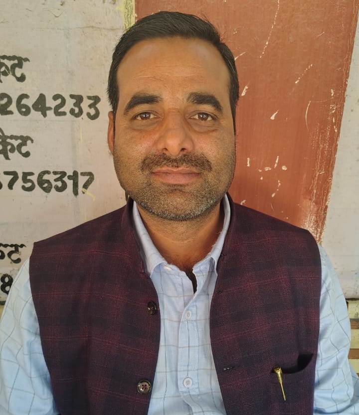 चोपन-रेलवे प्रशासन बड़े लोगों को छोड़ जुग्गी झोपड़ी को बना रही है निशाना लोगों में भारी आक्रोश-जिलामहासचिव