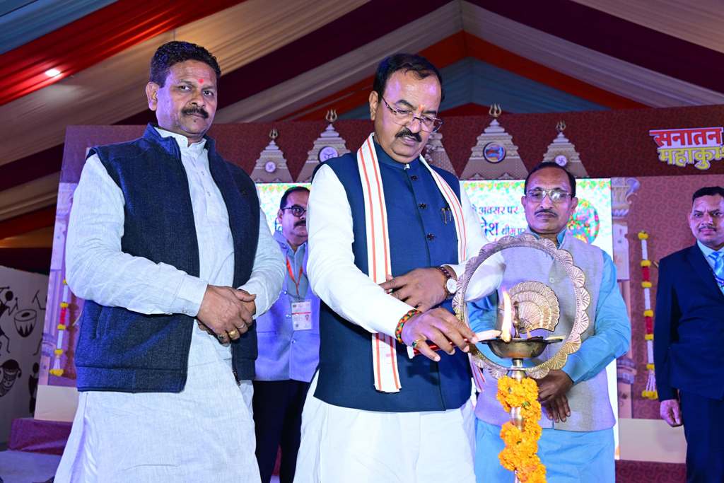 उ.प्र. स्थापना दिवस विकास और विरासत की यात्रा में कला कुंभ का योगदान उ.प्र. स्थापना दिवस विकास और विरासत की यात्रा में कला कुंभ का योगदान