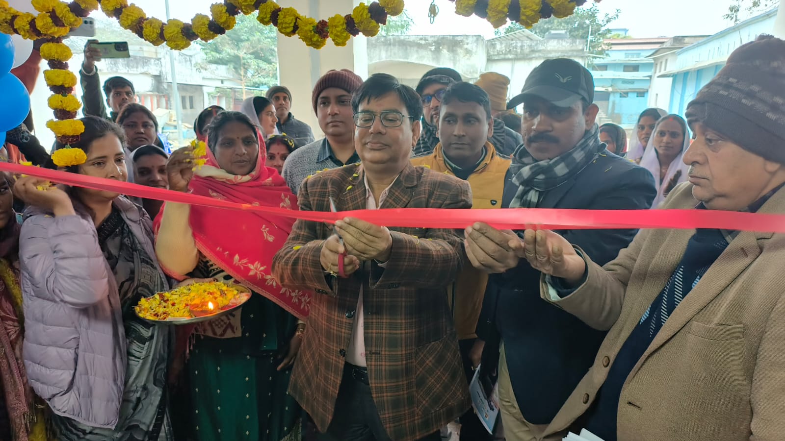 सदर अस्पताल अंतर्गत जीविका द्वारा संचालित होने वाले लॉन्ड्री का डीडीसी ने किया उद्घाटन