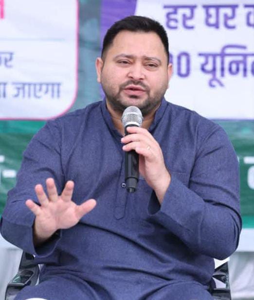 𝐑𝐒𝐒 प्रमुख मोहन भागवत जी का अब बस यही कहना कि “दलितों-पिछड़ों का आरक्षण खत्म होगा तभी देश को असल मायनों में आजादी मिलेगी”, बाक़ी रह गया है।