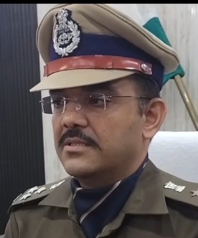 चंपारण रेंज के नए DIG हर किशोर राय ने किया पदभार ग्रहण चंपारण रेंज के नए DIG हर किशोर राय ने किया पदभार ग्रहण