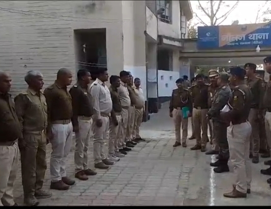 नौतन थाना के परिसर में बेतिया के एसपी डॉक्टर शौर्य सुमन पहुचकर औचक जांच किए