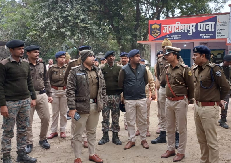 जगदीशपुर थाना का बेतिया एसपी ने किया निरीक्षण जगदीशपुर थाना का बेतिया एसपी ने किया निरीक्षण