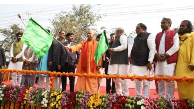 सीएम योगी ने 100 बसों को दिखाई हरी झंडी, महाकुम्भ में श्रद्धालुओं के आवागमन में होगी सुविधा