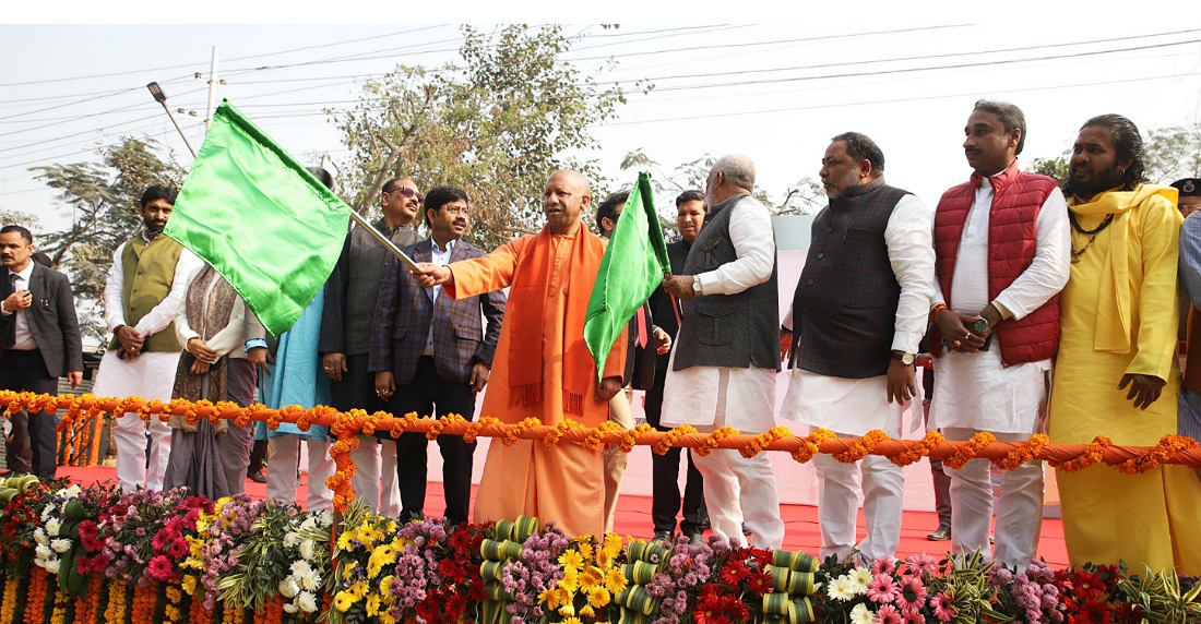 सीएम योगी ने 100 बसों को दिखाई हरी झंडी, महाकुम्भ में श्रद्धालुओं के आवागमन में होगी सुविधा सीएम योगी ने 100 बसों को दिखाई हरी झंडी, महाकुम्भ में श्रद्धालुओं के आवागमन में होगी सुविधा