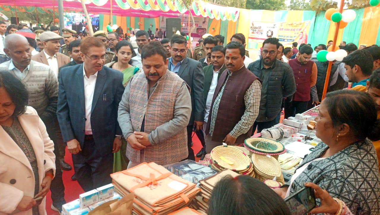 उत्तर प्रदेश दिवस के आयोजन की मुख्य थीम विकास व विरासत प्रगति पथ पर उत्तर प्रदेश को संजोना- प्रभारी मंत्री उत्तर प्रदेश दिवस के आयोजन की मुख्य थीम विकास व विरासत प्रगति पथ पर उत्तर प्रदेश को संजोना- प्रभारी मंत्री