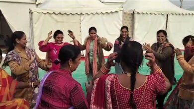 मकर संक्रांति के अवसर पर मेला क्षेत्र में बिहू नृत्य का हुआ आयोजन