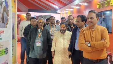केंद्रीय संचार ब्यूरो के महानिदेशक योगेश कुमार बावेजा ने प्रयागराज महाकुंभ मेले में प्रदर्शनी का किया अवलोकन