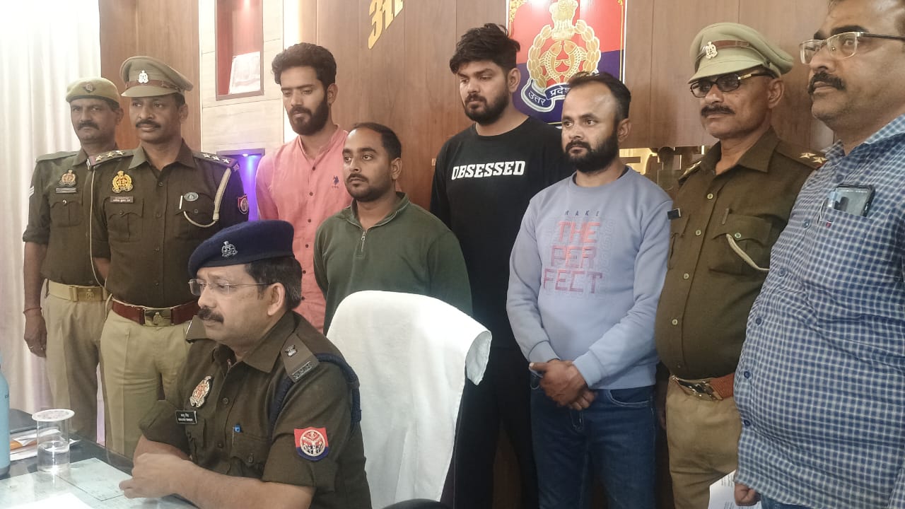 अवैध गांजा गिरोह के 4 तस्करों को गिरफ्तार किया गया, कब्जे से 33 किलोग्राम गांजा, 2 चार पहिया वाहन जब्त अवैध गांजा गिरोह के 4 तस्करों को गिरफ्तार किया गया, कब्जे से 33 किलोग्राम गांजा, 2 चार पहिया वाहन जब्त