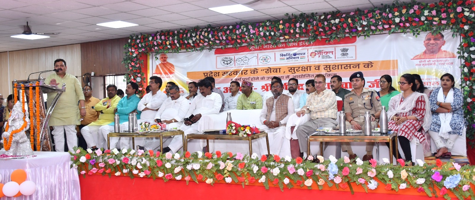 सोनभद्र-प्रभारी मंत्री ने 117.72 करोड़ लागत की 91 परियोजनाओं का किया शिलान्यास व लोकार्पण