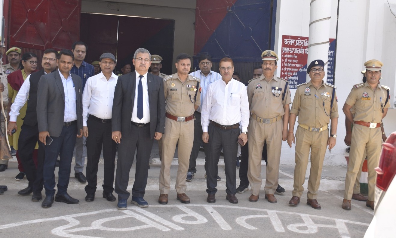 जिला जज, जिलाधिकारी व पुलिस अधीक्षक द्वारा जिला कारागार चुर्क घुर्मा सोनभद्र का किया गया निरीक्षण जिला जज, जिलाधिकारी व पुलिस अधीक्षक द्वारा जिला कारागार चुर्क घुर्मा सोनभद्र का किया गया निरीक्षण