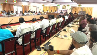 हीटवेब/लू से बचाव के सम्बन्ध में जिलाधिकारी ने ग्राम प्रधानगण व अधिकारियों के साथ की बैठक