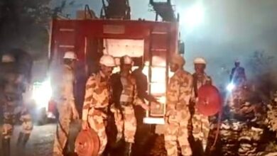ओबरा नगर पंचायत के खिलाफ गुस्सा, आग लगने की घटना से आसपास के क्षेत्र में हड़कंप