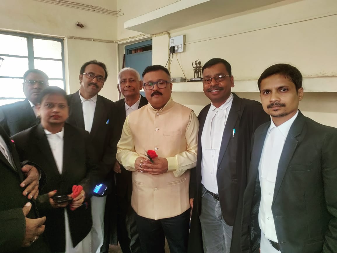 जस्टिस आनंद सेन का बोकारो बार में आगमन पर अधिवक्ताओं ने सम्मानित किया 