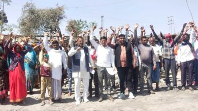 ओबरा तापीय परियोजना की राखवाली पाइप फटने से स्थानिय जनता परेशान।