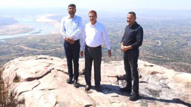 श्री मंगलेश्वर महादेव धाम मंदिर पहुंचकर जिलाधिकारी ने की पूजा-अर्चना