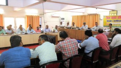 स्वास्थ्य विभाग द्वारा संचालित योजनाओं को निर्धारित समयान्तर्गत किया जाये पूर्ण-जिलाधिकारी
