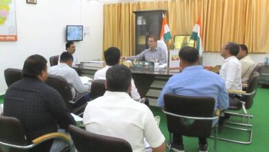 फ्लोराईड प्रभावित ग्रामों में प्राथमिकता के आधार पर जलापूर्ति की जाये सुनिश्चित-जिलाधिकारी