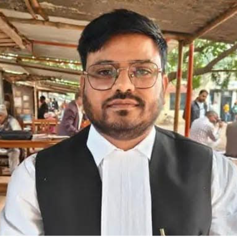 जनजाति की जमीन का मामला, दुद्धी उपनिबंधक पुष्पराज श्रीवास्तव समेत 4 पर एफआईआर दर्ज करने का आदेश-विकास शाक्य