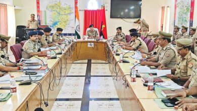कानून व शांति व्यवस्था/अपराध नियंत्रण के दृष्टिगत पुलिस अधीक्षक द्वारा की गई समीक्षा बैठक