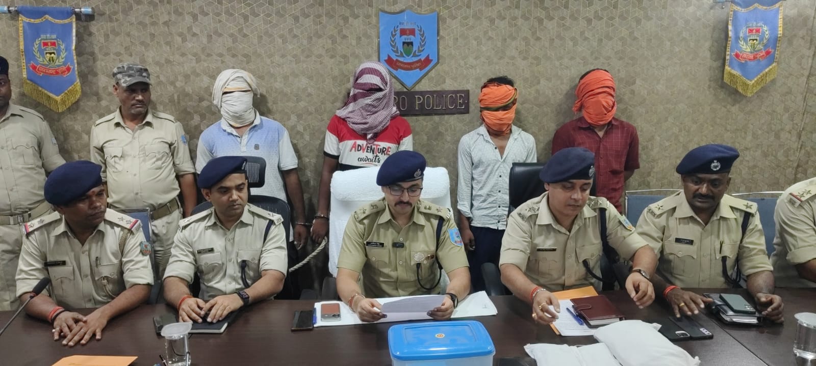महिला के साथ सामूहिक दुष्कर्म करने वाले टोटो चालक और उसके तीन दोस्तों को पुलिस ने गिरफ्तार किया महिला के साथ सामूहिक दुष्कर्म करने वाले टोटो चालक और उसके तीन दोस्तों को पुलिस ने गिरफ्तार किया