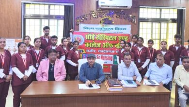 प्लास्टिक के स्थान पर कपड़े के थैले का प्रयोग करें, जिससे प्रदूषण नियंत्रण हो सके।अपर मुख्य चिकित्साधिकारी