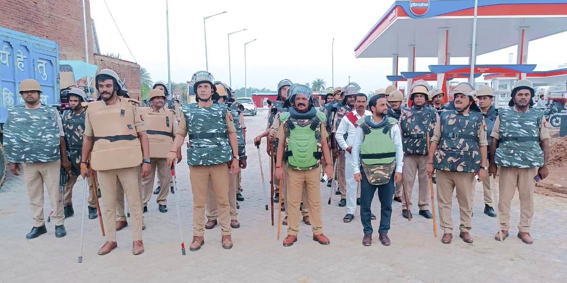 जनपदीय पुलिस के थाना प्रभारियों द्वारा अपने-अपने क्षेत्रों में किया गया फ्लैग मार्च