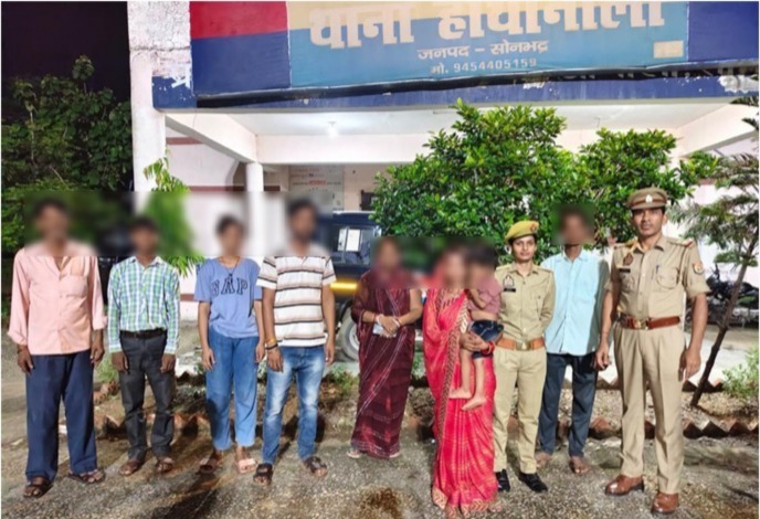 थाना हाथीनाला पुलिस द्वारा 1 बच्चे को बरामद कर सकुशल परिजनों को किया गया सुपुर्द थाना हाथीनाला पुलिस द्वारा 1 बच्चे को बरामद कर सकुशल परिजनों को किया गया सुपुर्द