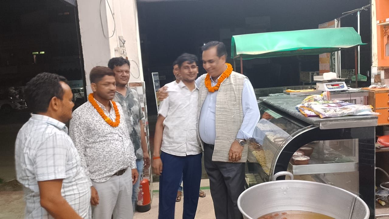 बगहा विधानसभा भ्रमण के दौरान युवाओं ने स्किल ट्रेनिंग और खेल संसाधनों की आवश्यकता पर बल दिया. बगहा विधानसभा भ्रमण के दौरान युवाओं ने स्किल ट्रेनिंग और खेल संसाधनों की आवश्यकता पर बल दिया.