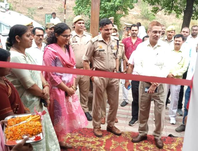 सोन प्रेरणा बाजार का जिलाधिकारी ने फीता काटकर किये शुभारंभ
