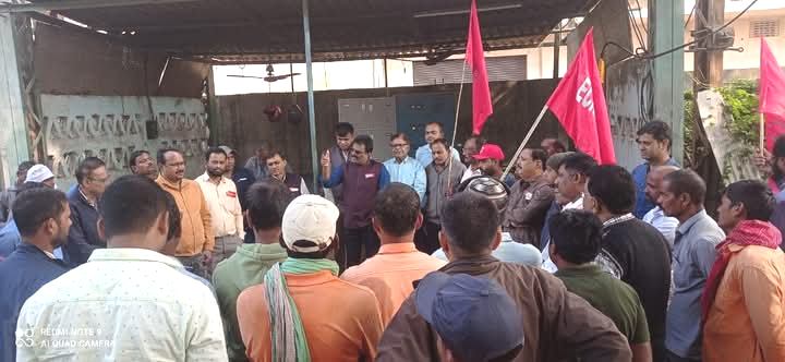 एआईआरएफ के पहल पर, ट्रैक मेंटेनर्स को विभाग परिवर्तन के लिए फिर मिला अवसर