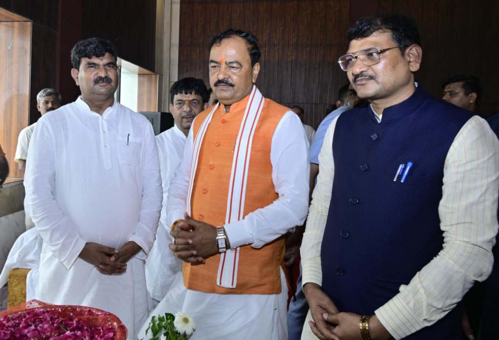 उप मुख्यमंत्री केशव प्रसाद मौर्य धर्मपाल सिंह की पूज्य माताजी के तेरहवीं संस्कार में हुये सम्मिलित