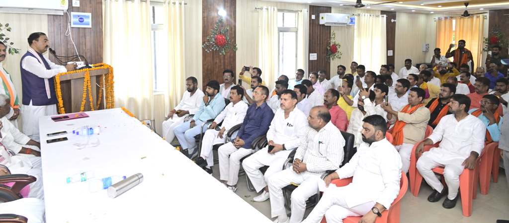 डबल इन्जन सरकार-जा रही जनता के द्वार-उप मुख्यमंत्री केशव प्रसाद मौर्य