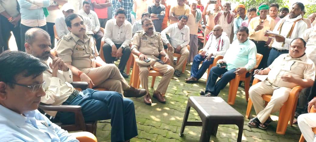 चकबन्दी प्रक्रिया में यदि किसी प्रकार की समस्या हो तो सक्षम स्तर पर अपनी शिकायत कराये दर्ज चकबन्दी प्रक्रिया में यदि किसी प्रकार की समस्या हो तो सक्षम स्तर पर अपनी शिकायत कराये दर्ज
