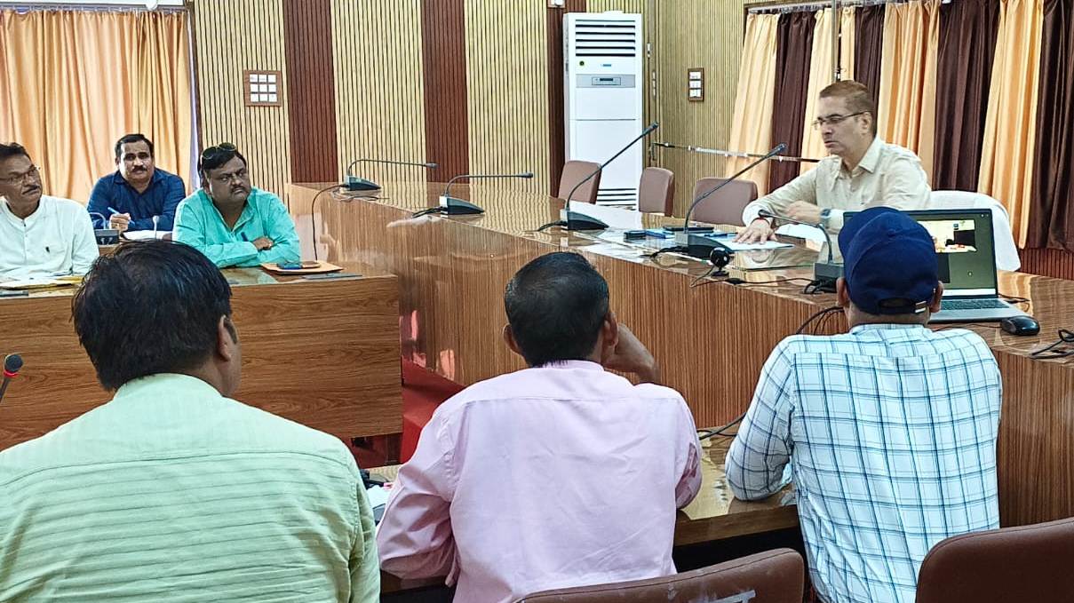जिलाधिकारी ने पर्यटन विभाग से जुड़े स्टके होल्डरों के साथ की समीक्षा बैठक