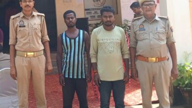 अवैध बालू परिवहन में संलिप्त व्यक्तियों को पुलिस टीम की रेकी करते हुए किया गया गिरफ्तार