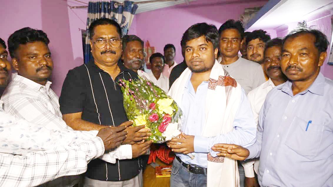 झारखंड लोक सेवा आयोग परीक्षा में परचम लहराने वाले युवाओं को मंत्री ने किया सम्मानित 