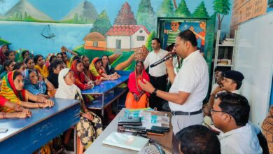 गोमिया प्रखंड के उत्क्रमित उच्च विद्यालय धवैया में पीटीएम की बैठक