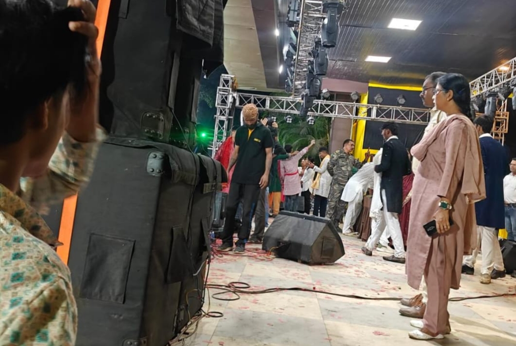 डांडिया महोत्सव में दो पक्षों में विवाद,चली चाकू बाजी एक युवक घायल 