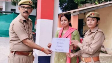 सोनभद्र-पुलिस साइबर टीम द्वारा फ्राड हुई 35000 रुपये मूल खाते मे वापस कराया