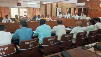 जिलाधिकारी ने राजनैतिक दलों के प्रतिनिधियों के साथ की बैठक