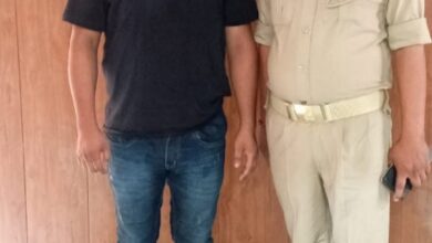 थाना रॉबर्ट्सगंज पुलिस द्वारा फर्जी फास्टैग लगाकर अवैध परिवहन करने वाले अभियुक्त/वाहन चालक को गिरफ्तार कर विधिक कार्यवाही की गयीथाना रॉबर्ट्सगंज पुलिस द्वारा फर्जी फास्टैग लगाकर अवैध परिवहन करने वाले अभियुक्त/वाहन चालक को गिरफ्तार कर विधिक कार्यवाही की गयी