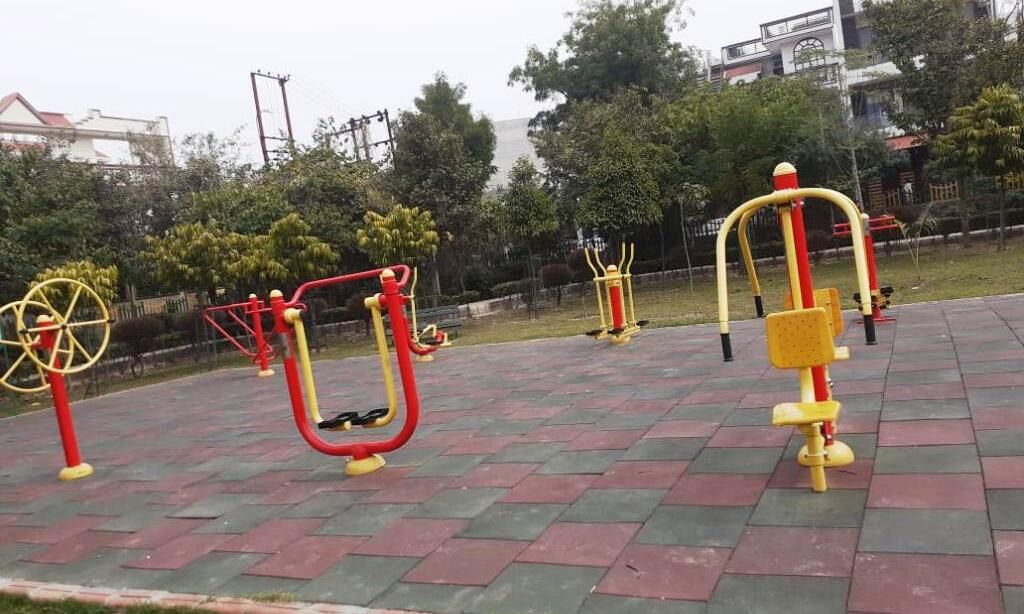 मनरेगा योजनान्तर्गत बनाये जा रहे स्टेडियम,ओपेन जिम, खेल मैदान और पार्क