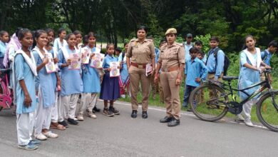मिशन शक्ति टीमों द्वारा महिलाओं/बालिकाओं को घरेलू हिंसा, साइबर अपराधों के प्रति किया गया जागरूक